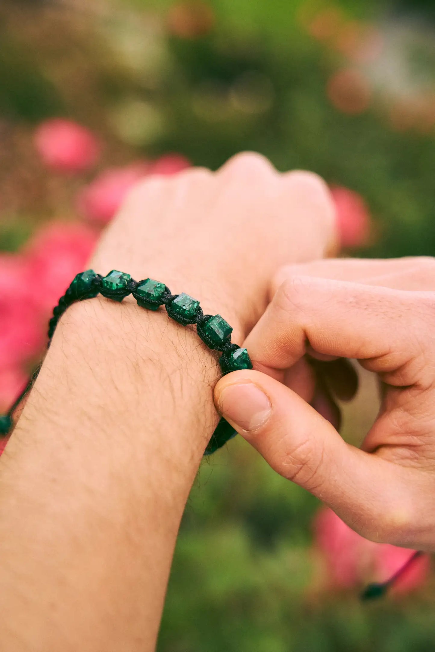 Brazalete con 9 esmeraldas naturales cuadras encapsuladas