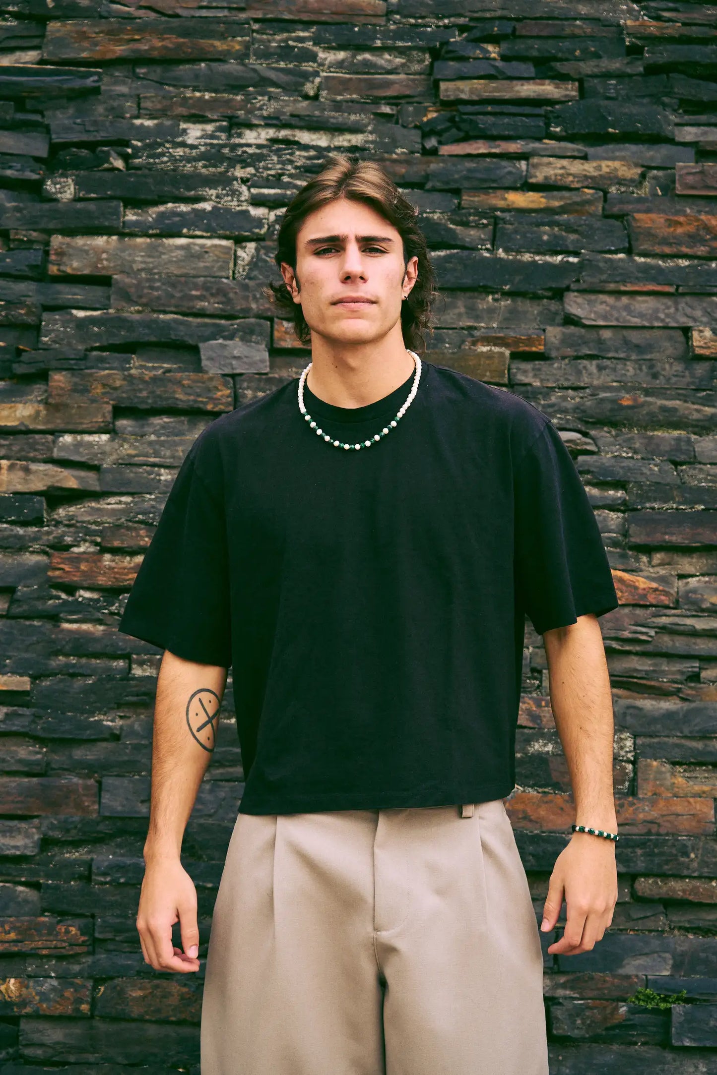 Brazalete con 5 esmeraldas naturales cuadras encapsuladas y 6 esferas de plata 950