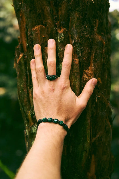 Brazalete con 4 esmeraldas cuadras naturales encapsuladas y 2 esferas de neopreno