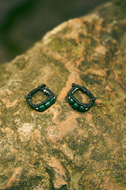Anillos con 3 esmeraldas encapsuladas redondas