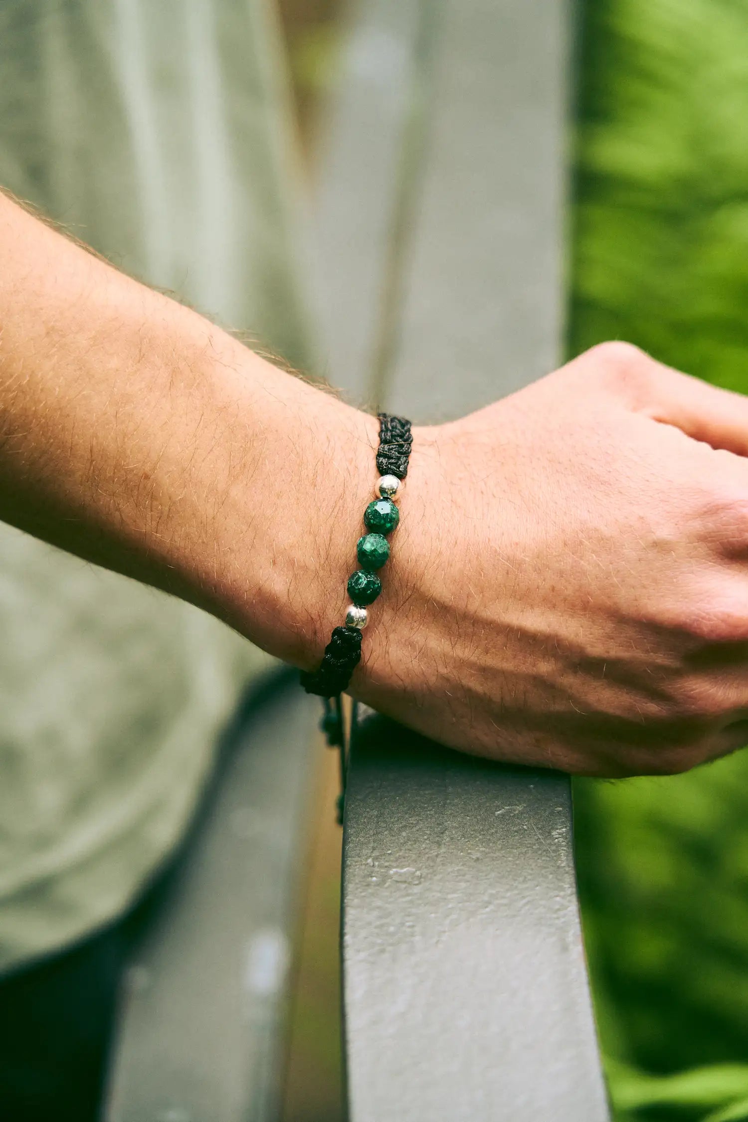 Core: Brazalete con 3 esmeraldas naturales encapsuladas