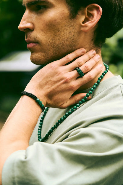 Collar con esmeraldas naturales encapsuladas redondas