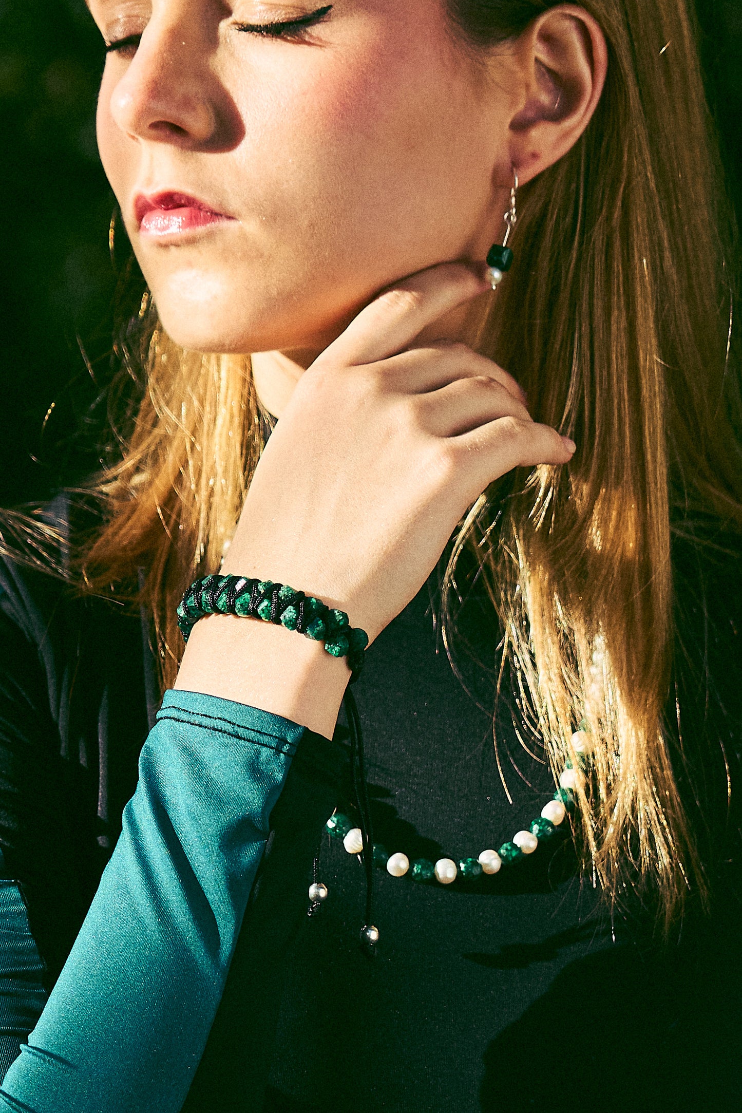 Para Ellas: brazalete con 32 esmeraldas cuadras naturales encapsuladas