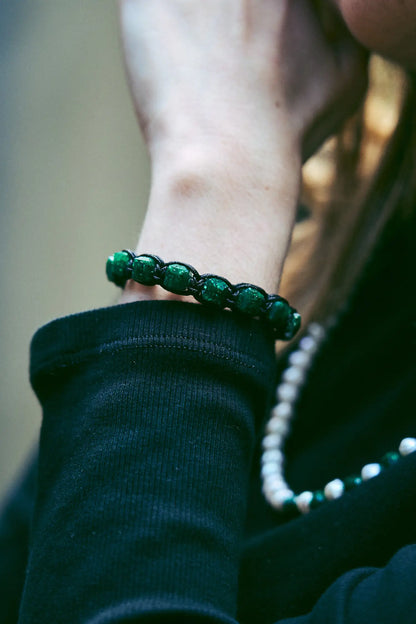 Para Ellas: Brazalete con 9 esmeraldas cuadras naturales encapsuladas