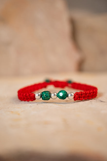 Pack dúo: 2 brazaletes con 2 esmeraldas naturales encapsuladas y 3 esferas de plata