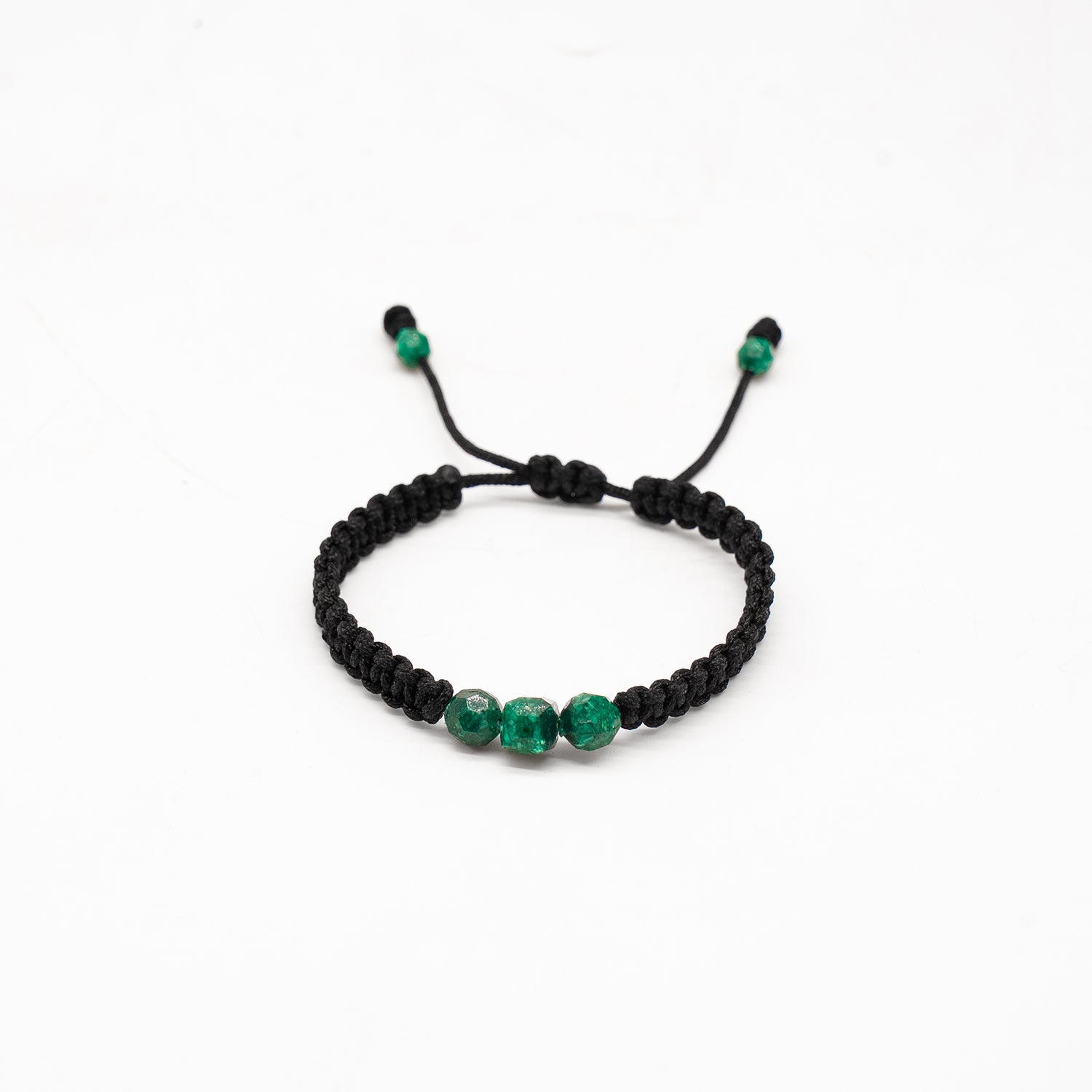 Cora: Brazalete con 3 esmeraldas naturales encapsuladas