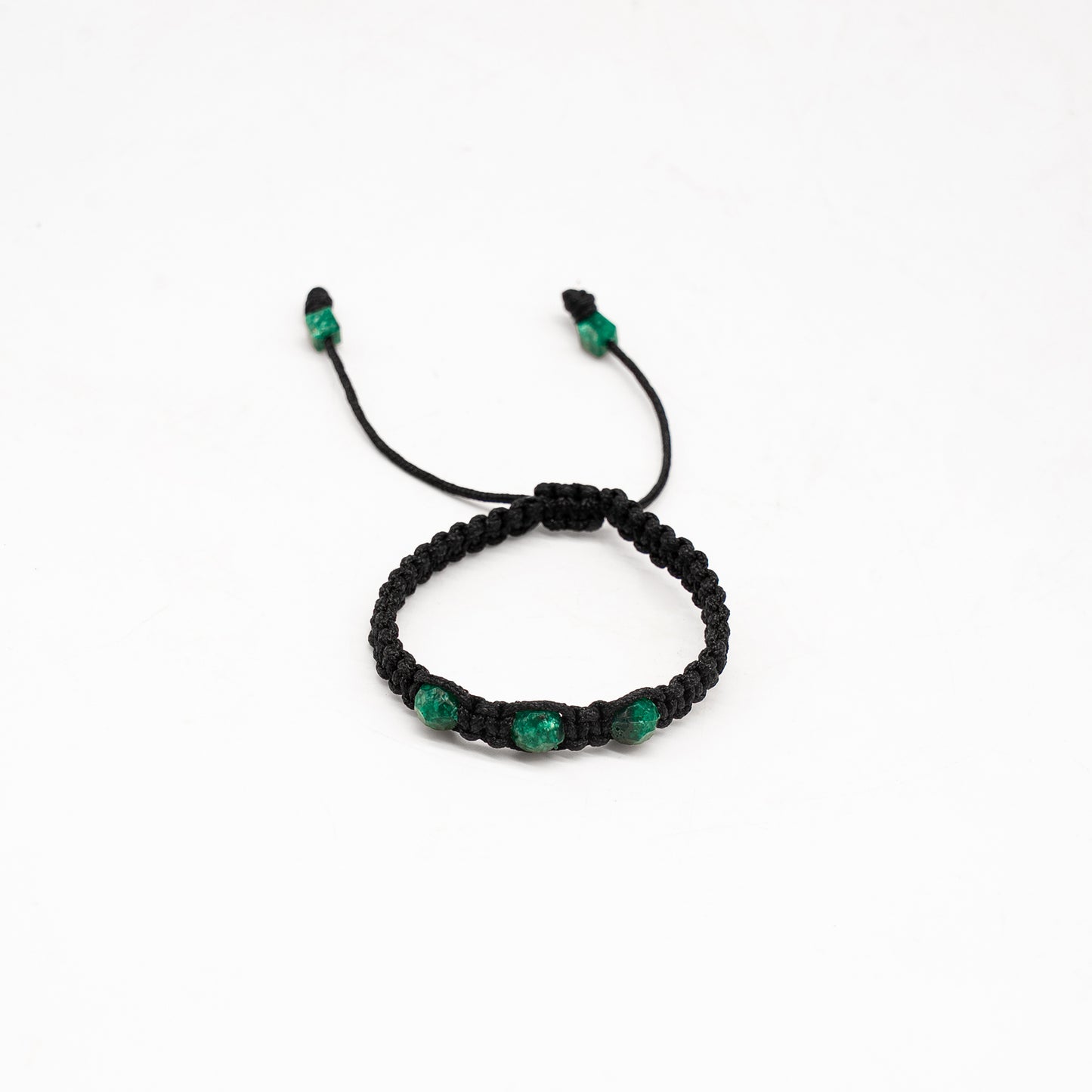 Brazalete con 3 esmeraldas naturales encapsulada redondas