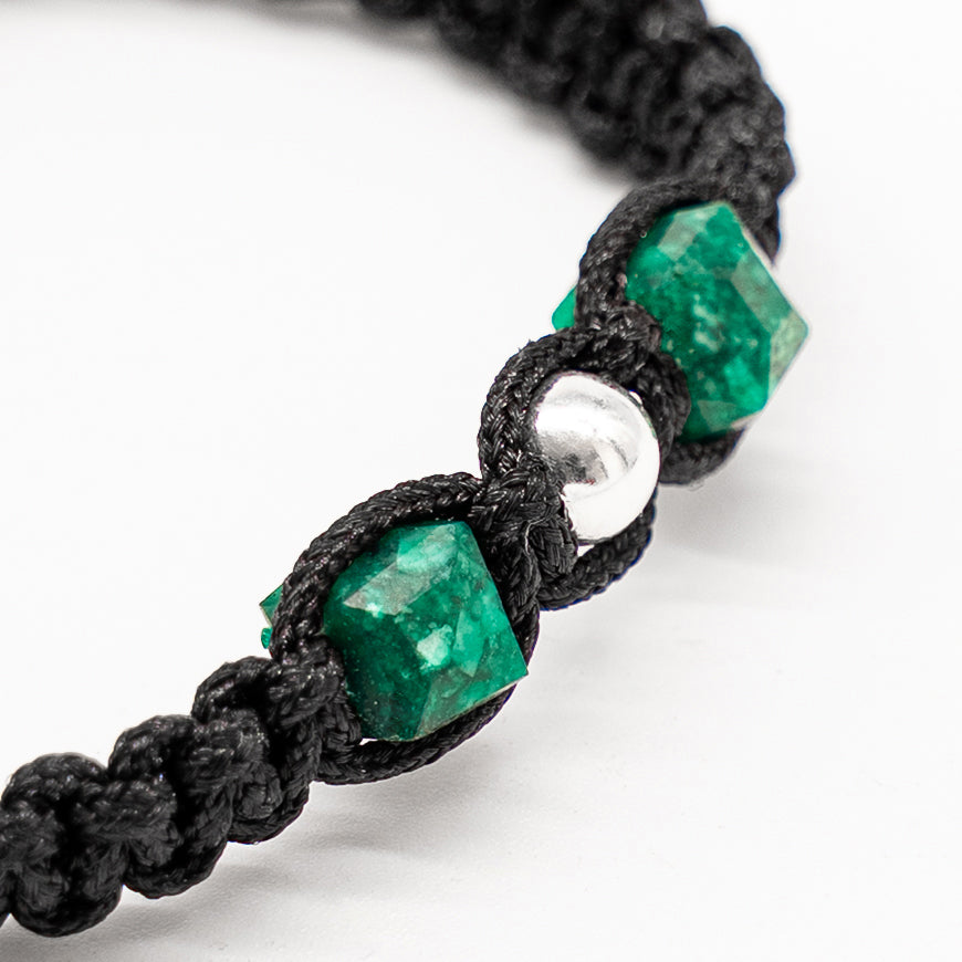 Umbral: Brazalete con 2 esmeraldas naturales encapsuladas
