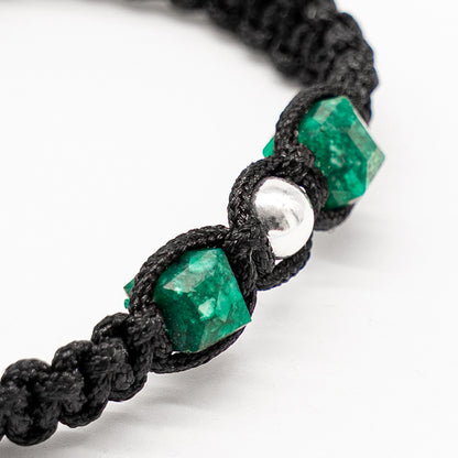 Umbral: Brazalete con 2 esmeraldas naturales encapsuladas