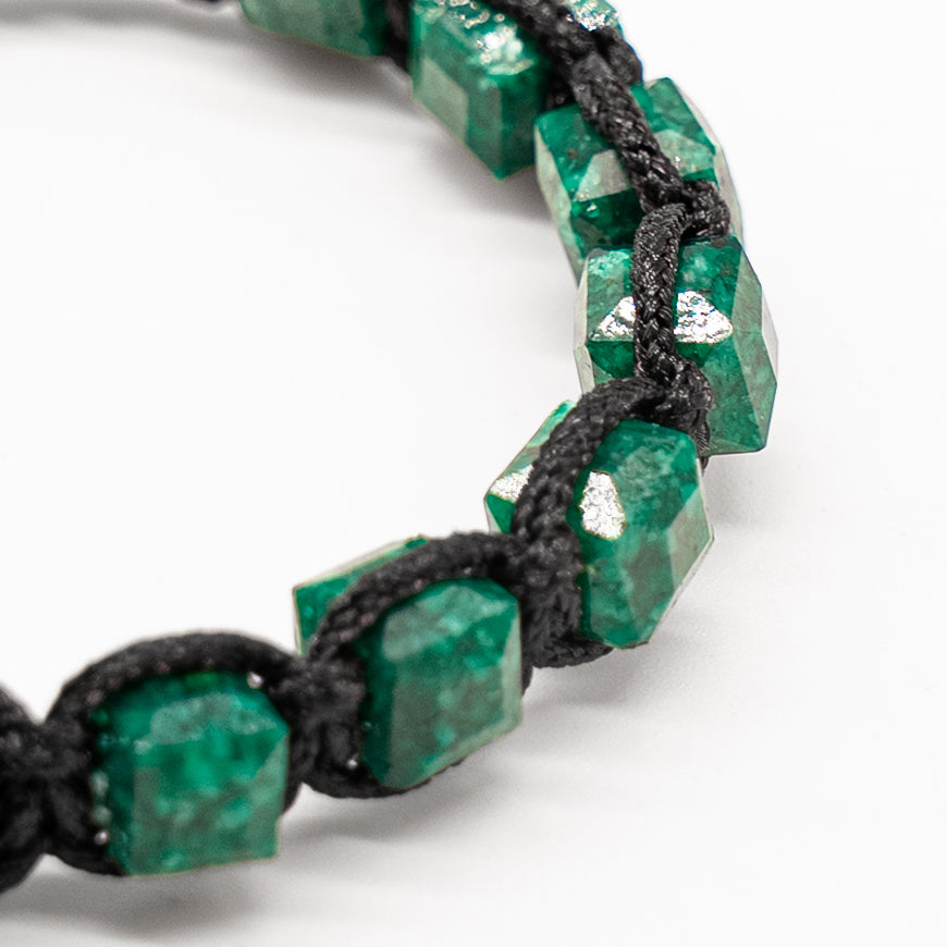 Helios: Brazalete con 9 esmeraldas naturales encapsuladas