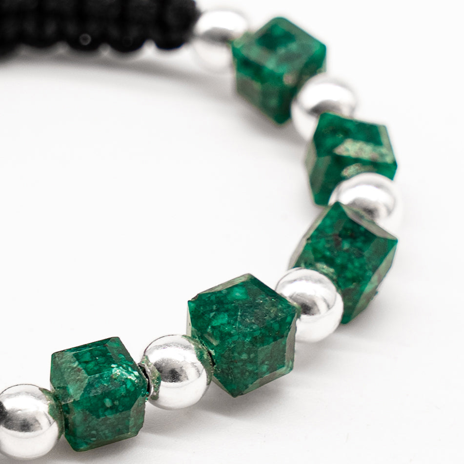 Éter: Brazalete con 5 esmeraldas naturales encapsuladas