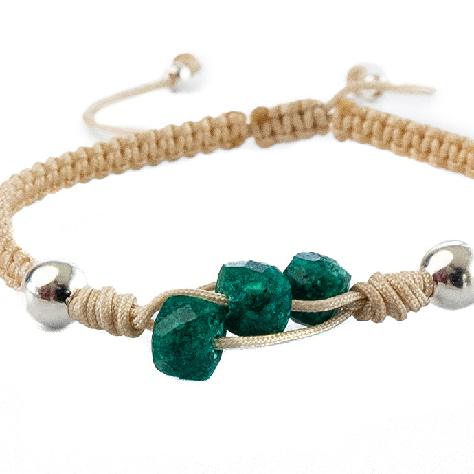 Lazo Eterno: Brazalete con 3 esmeraldas naturales encapsuladas