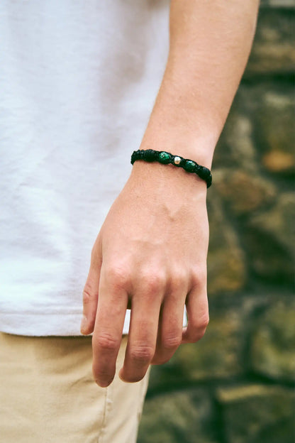 Brazalete con 2 esmeraldas naturales encapsuladas, 2 esferas de neopreno y 1 esfera de plata